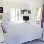 Bed & Breakfast Castoria 4*