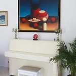 Castoria לינה וארוחת בוקר