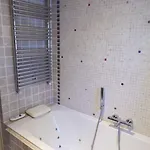 לינה וארוחת בוקר Castoria 4*
