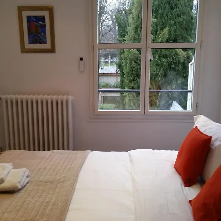 Castoria Bed & Breakfast Saint-Germain-en-Laye