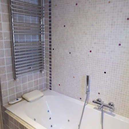 Bed & Breakfast Castoria 4*
