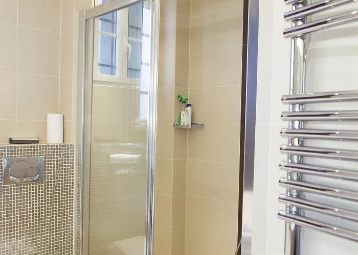 Alojamento de Acomodação e Pequeno-almoço Castoria 4*